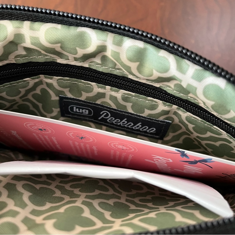 Lug Peekaboo Phone Pouch Travel Wallet Wristlet - Picture 5 of 9